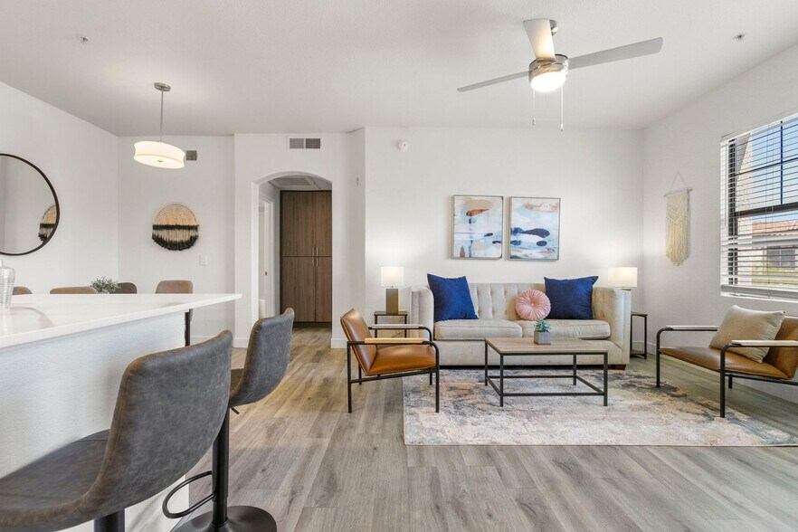 Building Photo - 9450 W Cabela Dr