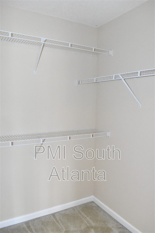Building Photo - 6864 Mountain Cir