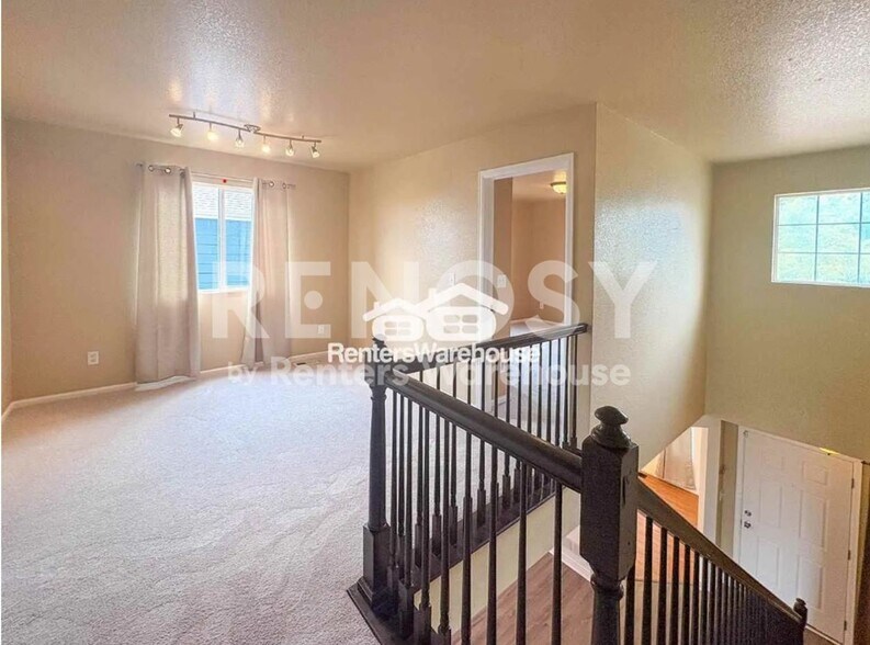 Building Photo - 12674 Jersey Cir E