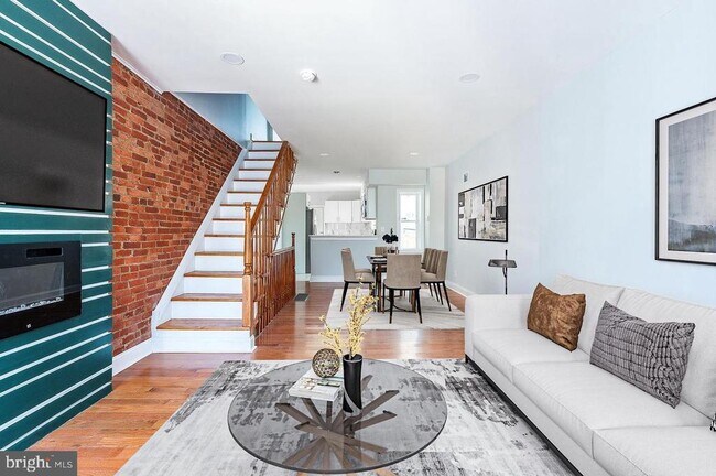 Building Photo - 3033 Coral St