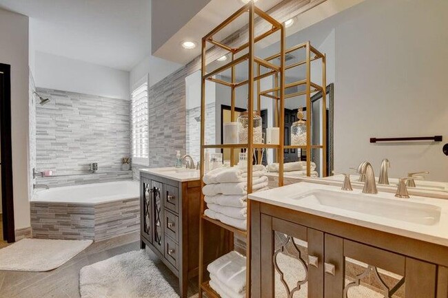 Building Photo - 6298 Sand Hills Cir
