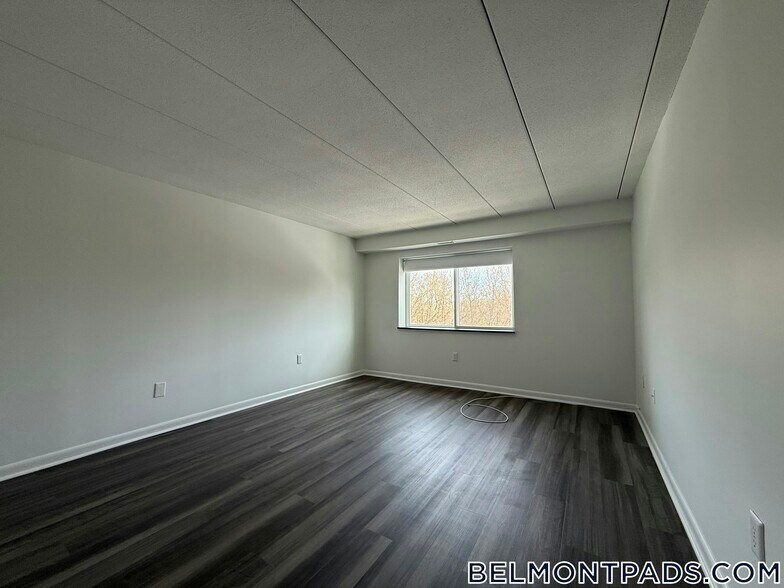 Building Photo - 55 Hill Rd