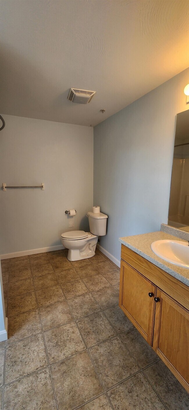 Building Photo - 14 Vista Ridge Dr