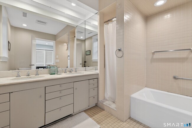 Building Photo - 39 Vineyard Pl