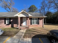 Building Photo - Cozy 2 Bedroom 2 bath