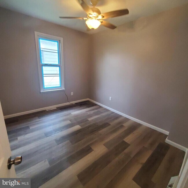 Building Photo - 12512 Stone Bridge Dr