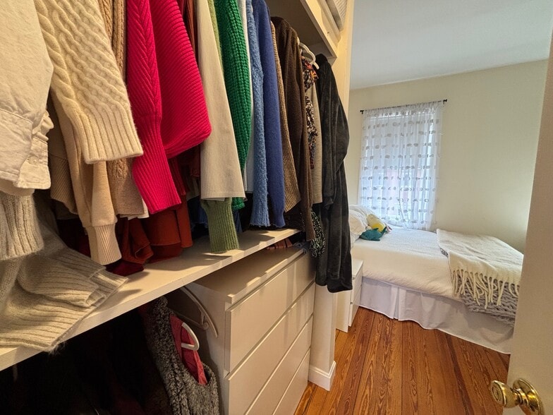 Building Photo - 8 Grove St