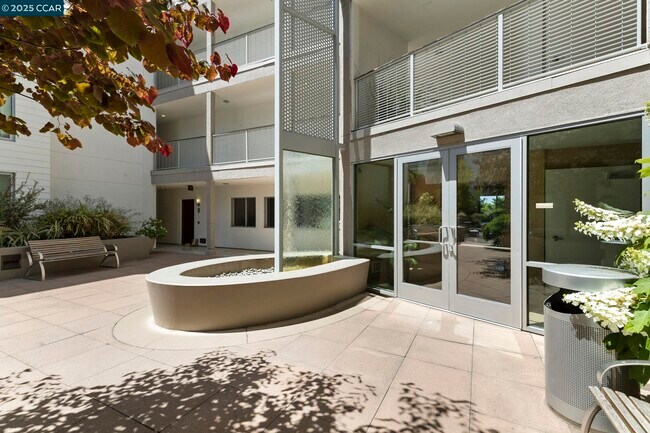 Building Photo - 555 Ygnacio Valley Rd
