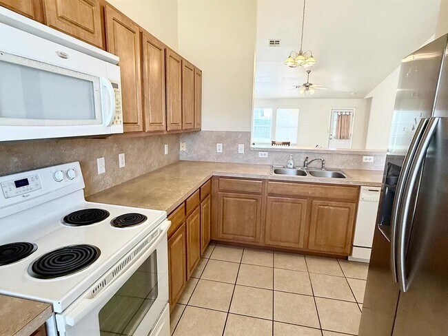 Building Photo - 2821 Fennel Rd