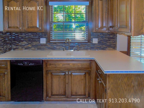 Building Photo - 10047 Lamar-