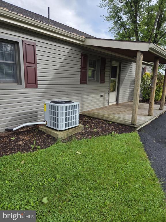 Building Photo - 619 Fisher Hill Rd