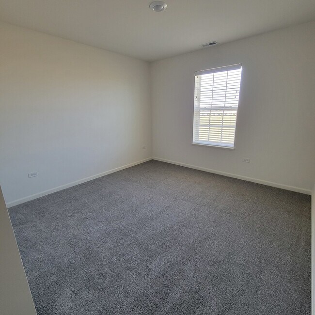 Building Photo - 15155 Quincy Cir