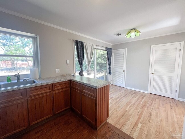 Building Photo - 3730 Forest Glen Dr