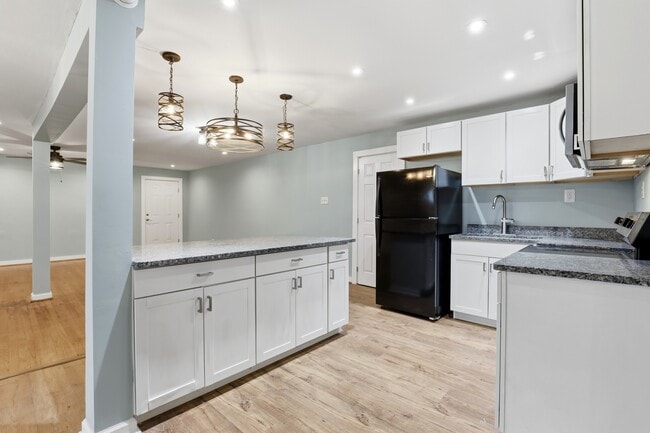 Building Photo - 121 Church of God Rd