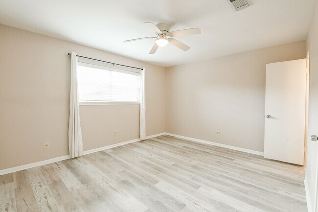 Building Photo - 12939 Westmere Dr