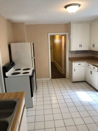 Building Photo - 731 E 7th St