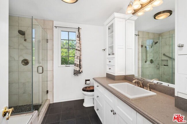 Building Photo - 21663 Ulmus Dr
