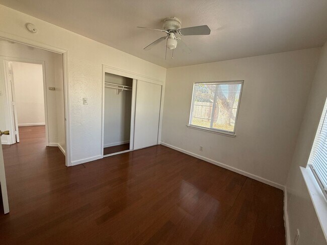 Building Photo - 4590-4592 73rd St, Sacramento, CA 95820