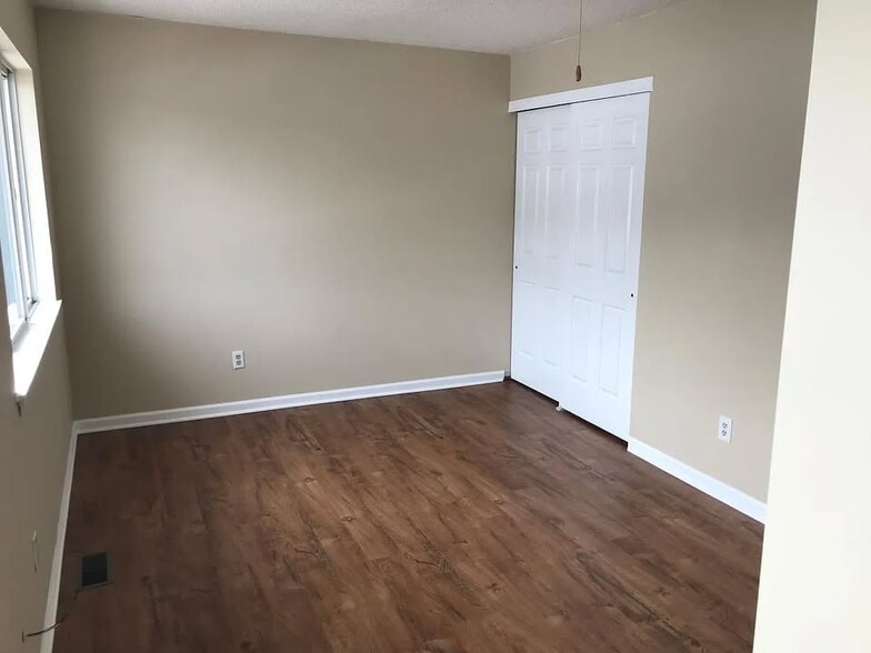 Building Photo - 104 Cavalry Ct