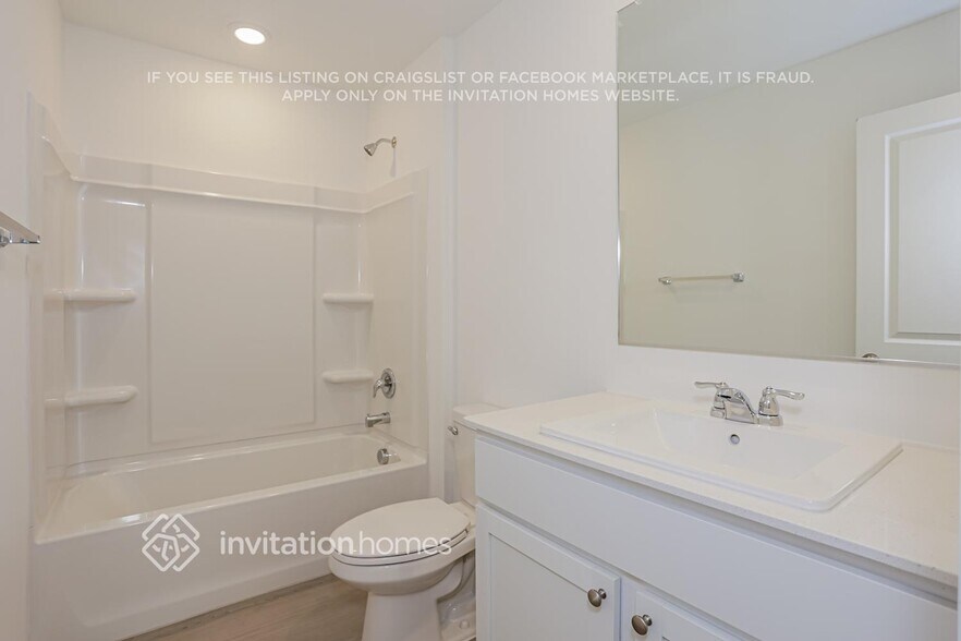 Building Photo - 935 Carrick Dr