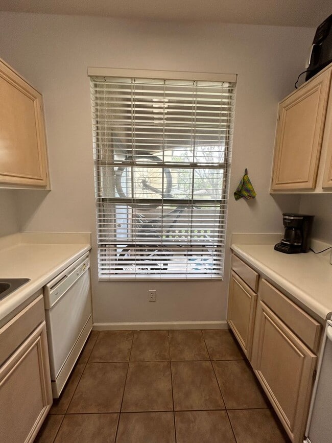 Building Photo - **AVAILABLE NOW*** One of the most desirab...