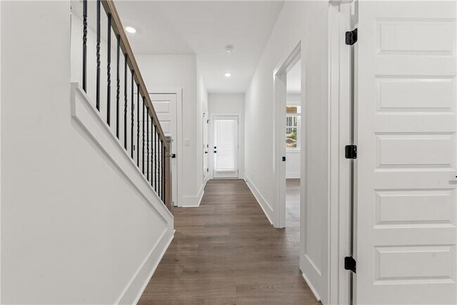 Building Photo - 3571 Overlook Rd NW