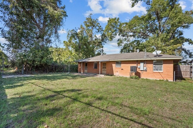 Building Photo - 241 W Rittenhouse St