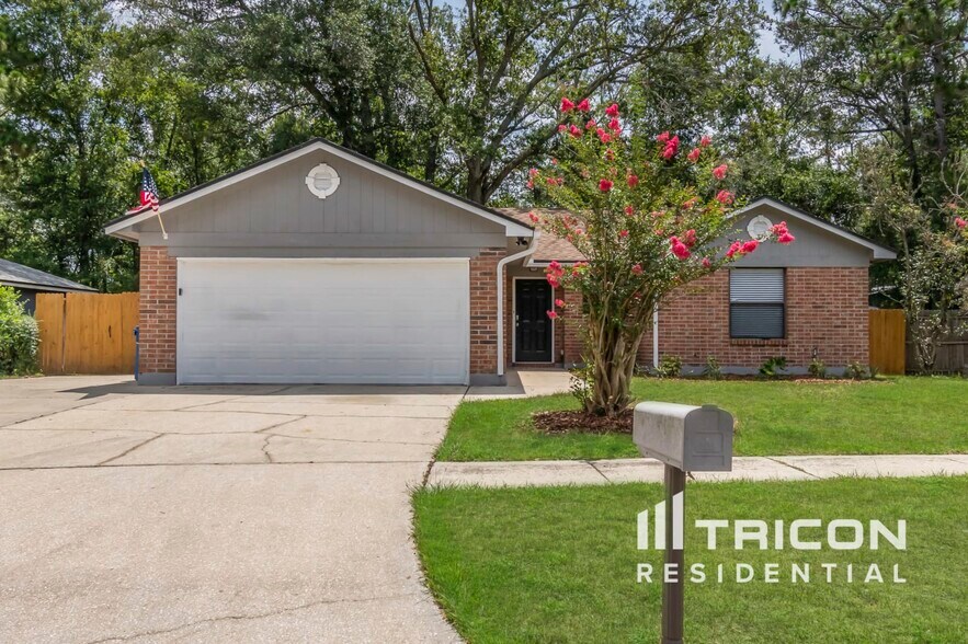 Primary Photo - 2425 Justin Rd E