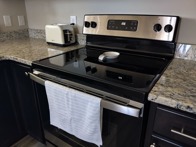 Building Photo - Spacious 2bd/2ba in The Villages at Bartle...