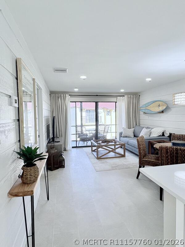 Building Photo - 2050 Oleander Blvd