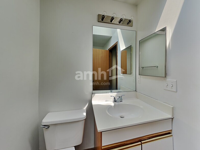 Building Photo - 21261 W Creston Ct