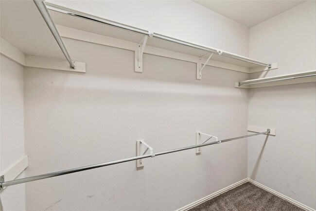 Building Photo - 417 Hackberry Dr