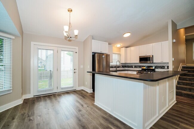 Building Photo - 4581 Dungannon Dr