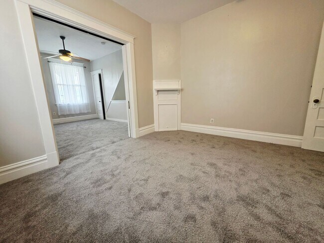 Building Photo - 456 Bailey Ave