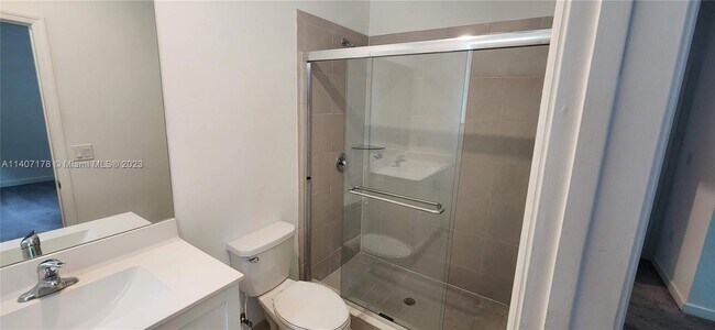 Building Photo - 2708 SE 15th Ct