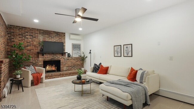 Building Photo - 91 Hillcrest Rd