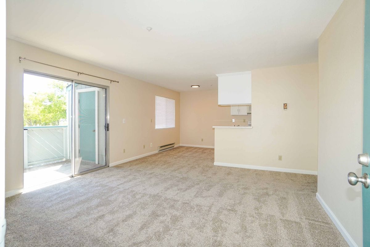 Building Photo - 3670 Silver Oaks Way