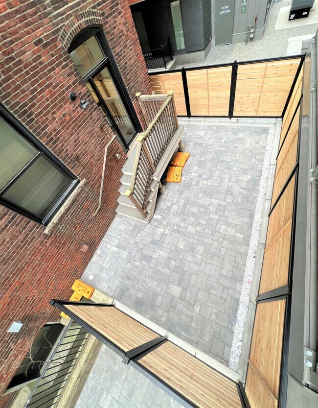 Building Photo - 15 New St