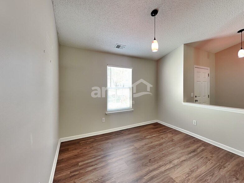 Building Photo - 3928 Edgeview Dr