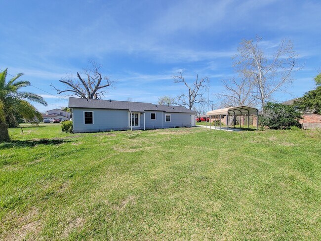 Building Photo - 413 S Market St