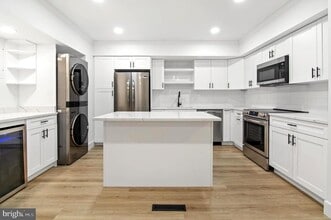 Building Photo - 25 Stonehenge Cir