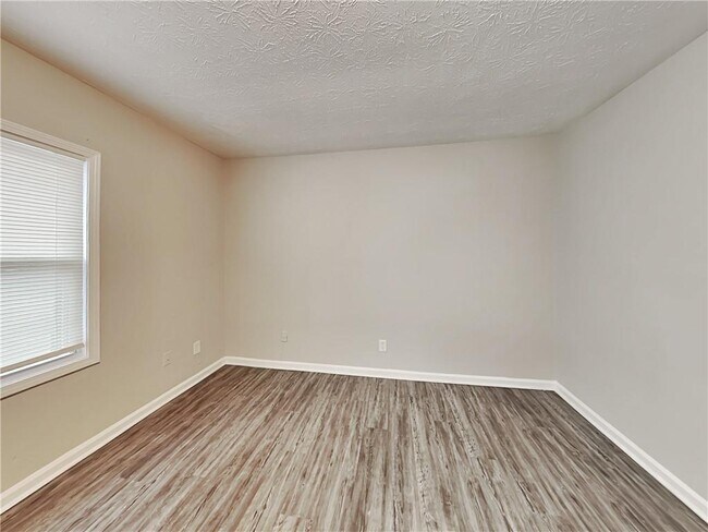 Building Photo - 1829 Whitehall Forest Ct SE