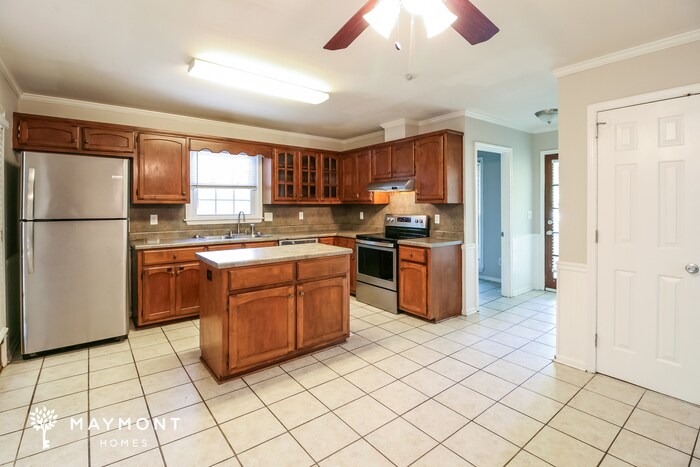 Building Photo - 1748 King James Dr