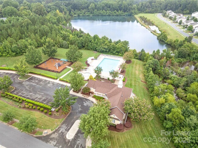 Building Photo - 10327 Snowbell Ct