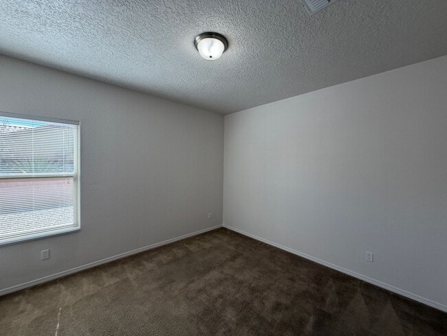 Building Photo - 3 Bedroom Single Story Home Near Unser Blvd NW & Paradise Blvd NW!