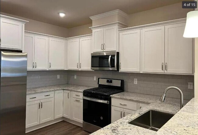 Building Photo - 205 Parker Sta Ave