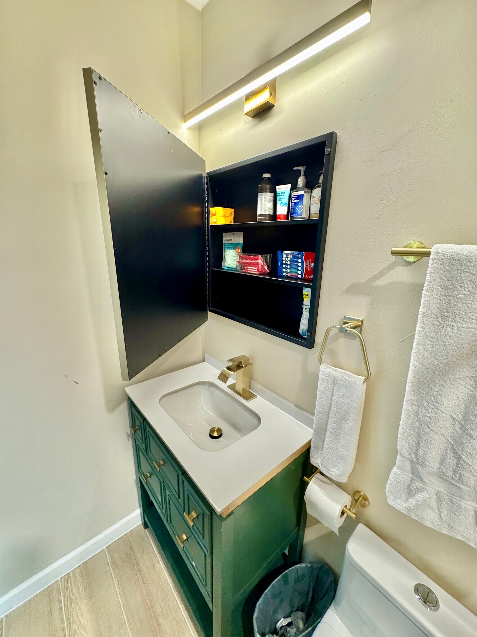 Building Photo - 10443 Califa St