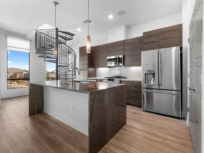 Building Photo - Scottsdale Grand