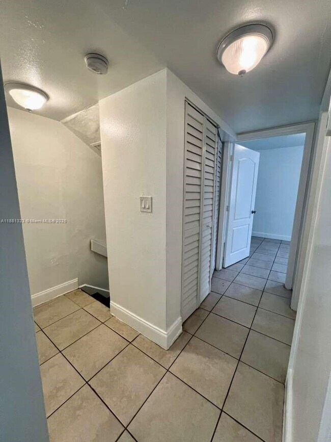 Building Photo - 6023 SW 69th St