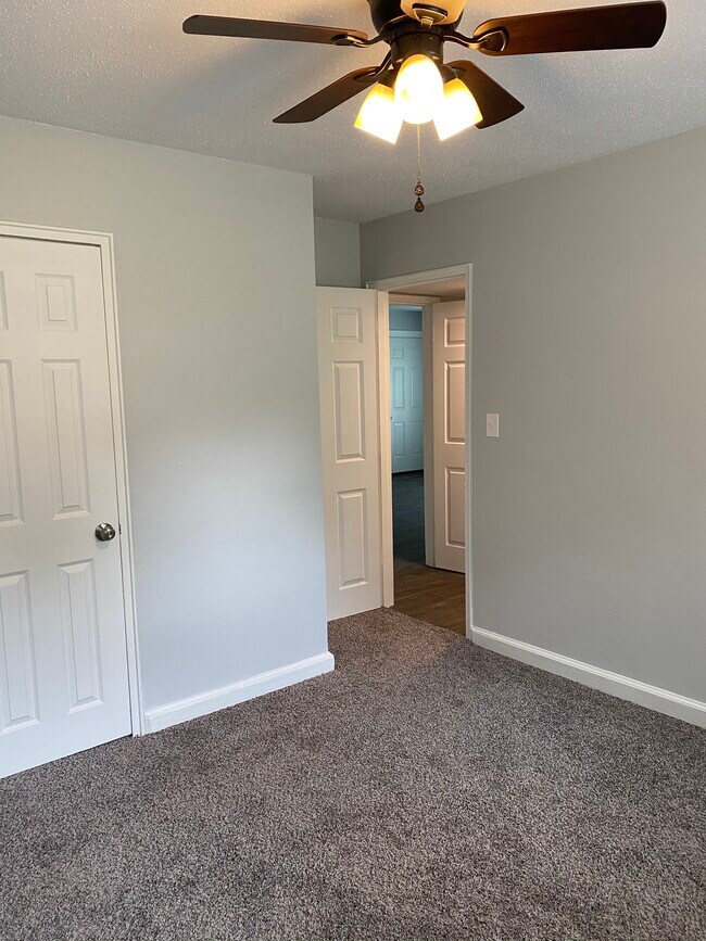 Building Photo - 3415 Gilmer Ct., Apt. B